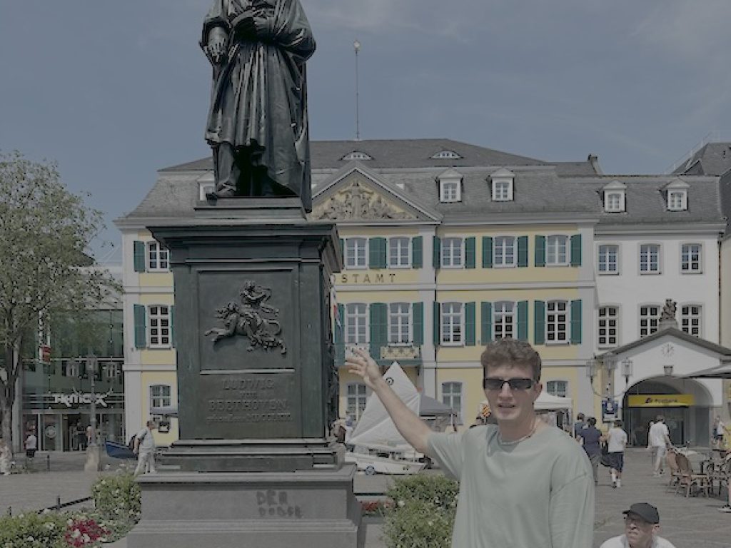 Bonn_falke_beethoven_web